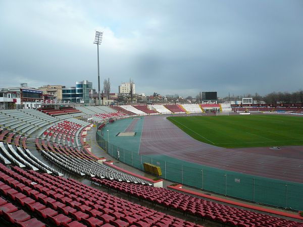 مبـاراة برشلونة ودينامو بوخارست الروماني السبت 11-8-2012 FC Barcelona vs Bucuresti