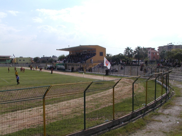 Stadiumi Roza Haxhiu, Lushnjë