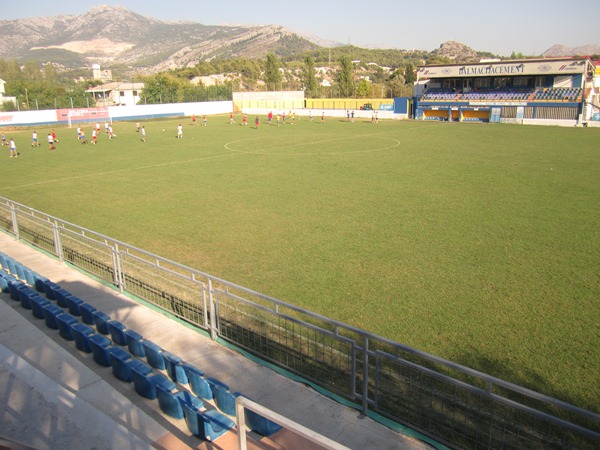 Stadion pokraj Jadra, Solin