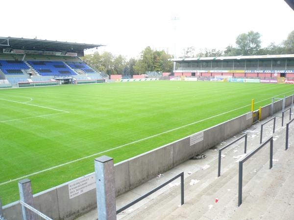 Daknamstadion, Lokeren